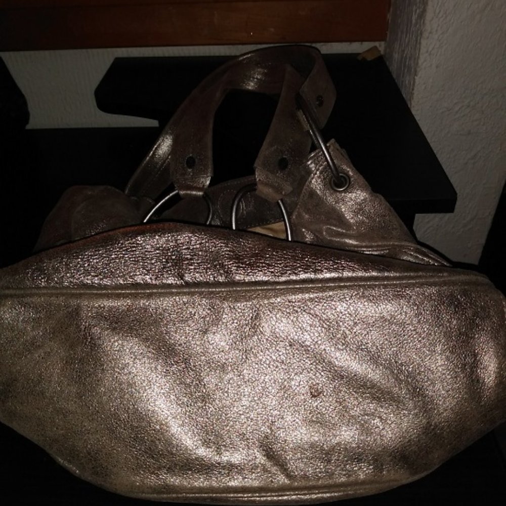 JUICY COUTURE GOLD LEATHER FLUFF HOBO HANDBAG PURSE**MAGNETIC CLOSURES**RARE! - Picture 2 of 12